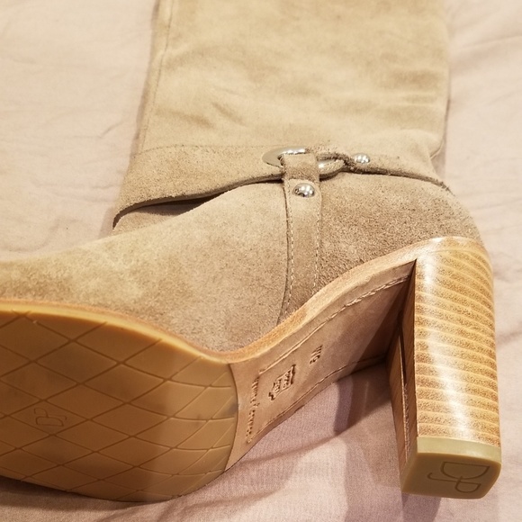 Donald Pliner Boots - Picture 3 of 6